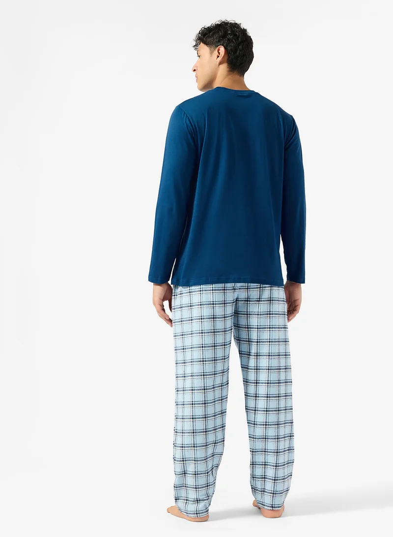 Robert Wood Regular fit tee and Pant set